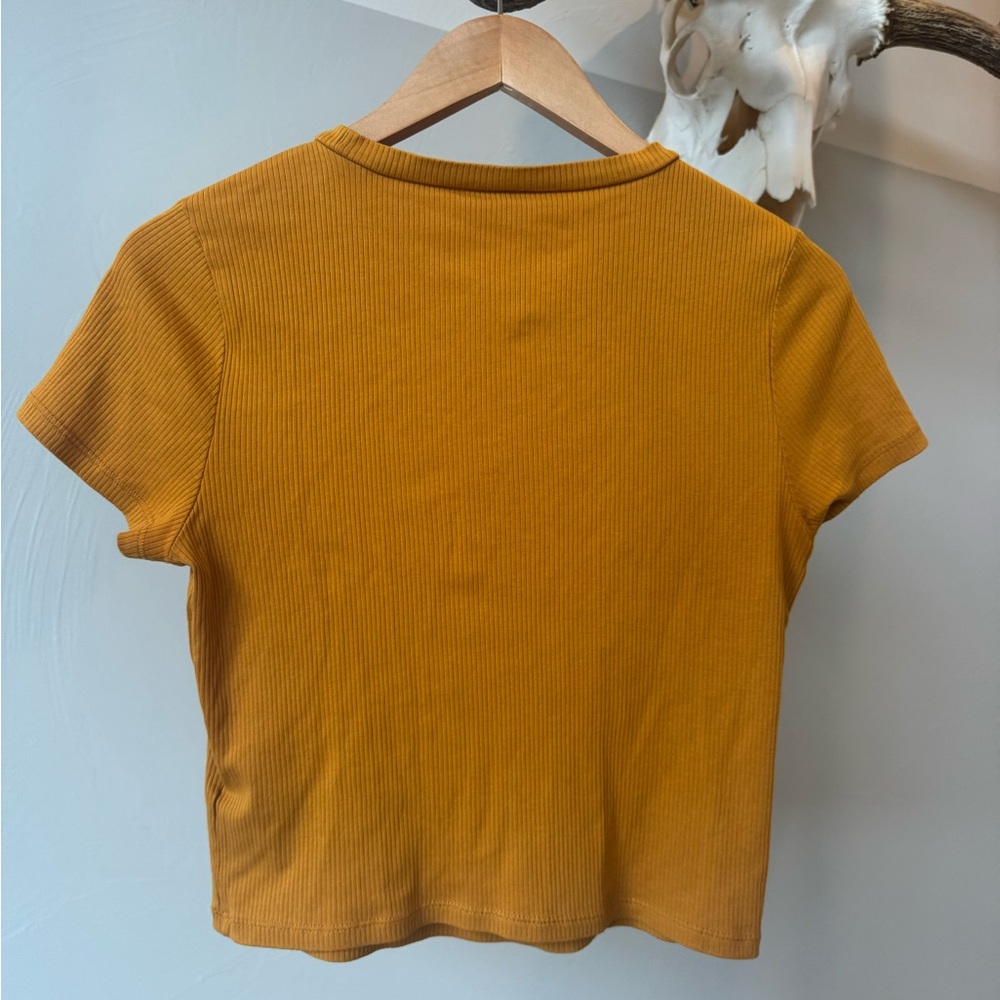 H&M cropped tee - Picture 2 of 2